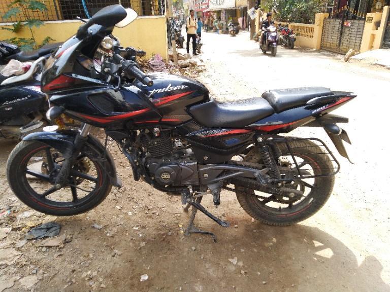 Bajaj Pulsar 220F 2018