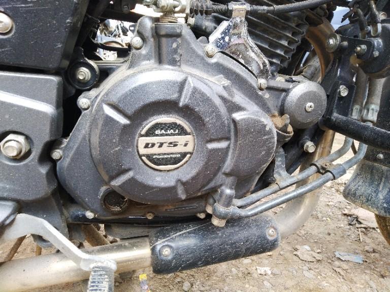 Bajaj Pulsar 220F 2018