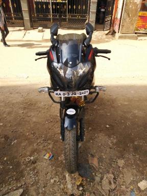 Bajaj Pulsar 220F 2018