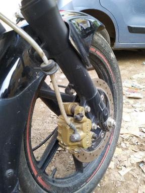 Bajaj Pulsar 220F 2018