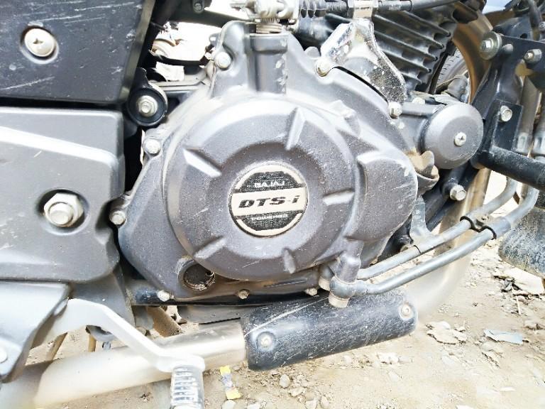 Bajaj Pulsar 220F 2018