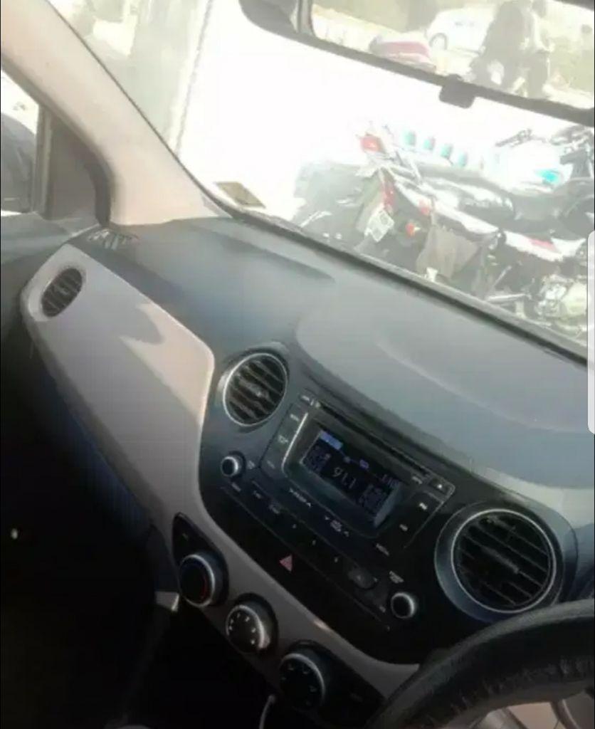 Hyundai Grand i10 1.2 Sportz (O) AT 2014