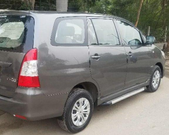 Toyota Innova 2.5 V 8 STR 2012