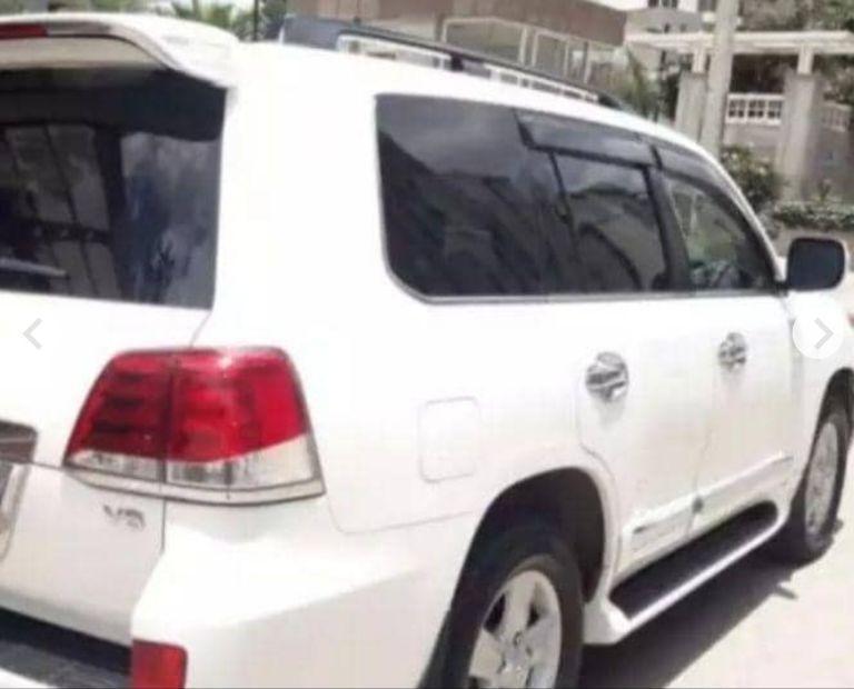 Toyota Land Cruiser LC200 VX 2012