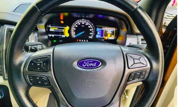 Ford Endeavour Trend 3.2 4x4 AT 2016