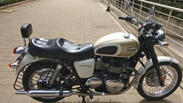 used triumph bonneville