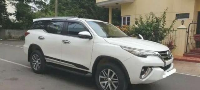 Toyota Fortuner 2.8 4x4 AT 2019
