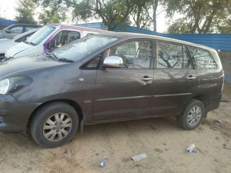 Toyota Innova 2.5 V 8 STR 2010