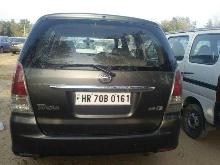 Toyota Innova 2.5 V 8 STR 2010