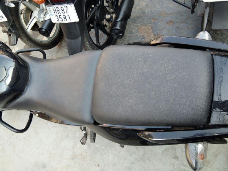 Bajaj Pulsar 220cc 2010