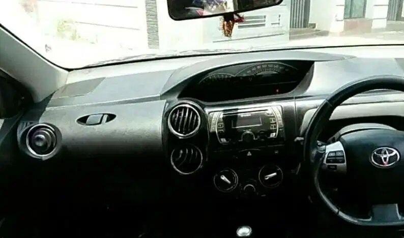 Toyota Etios Cross 1.4 GD 2014