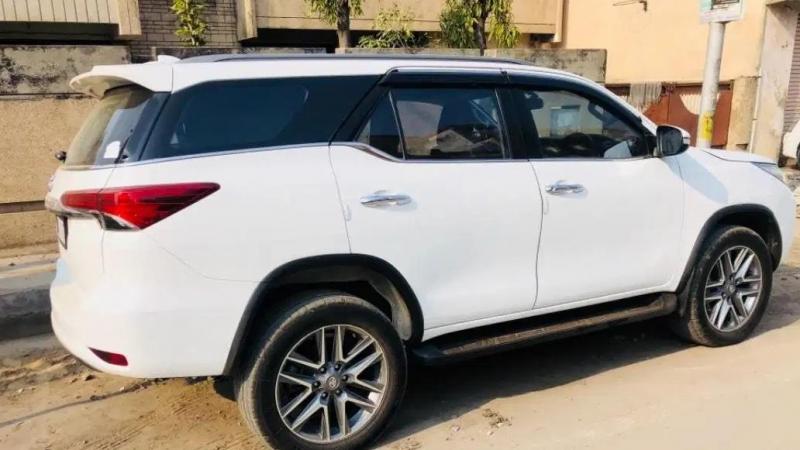 Toyota Fortuner 2.8 4x2 MT 2019
