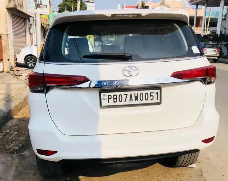 Toyota Fortuner 2.8 4x2 MT 2019