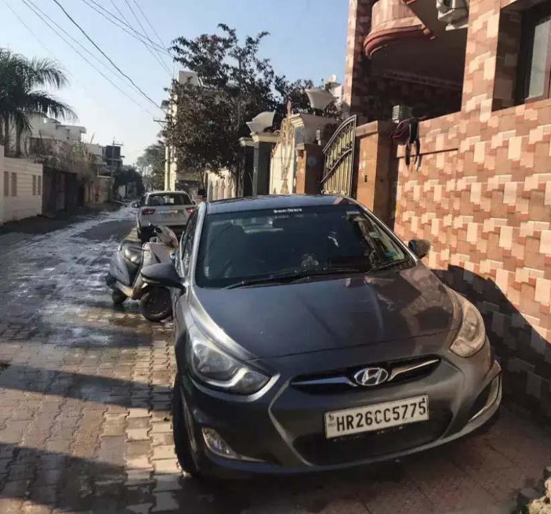 Hyundai Verna 1.6 CRDI S 2013