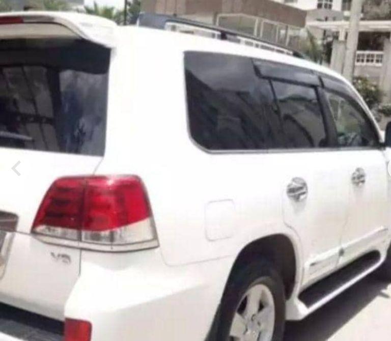 Toyota Land Cruiser LC200 VX 2011