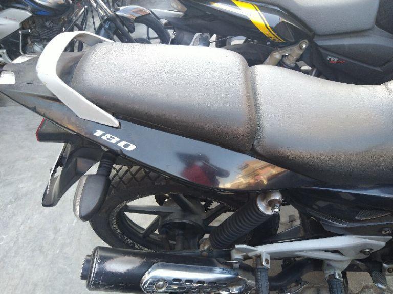 Bajaj  Pulsar 180cc 2011