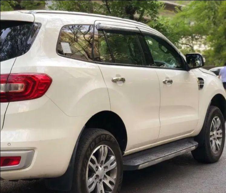 Ford Endeavour Titanium 2.2 4x2 AT 2017