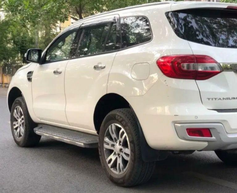 Ford Endeavour Titanium 2.2 4x2 AT 2017