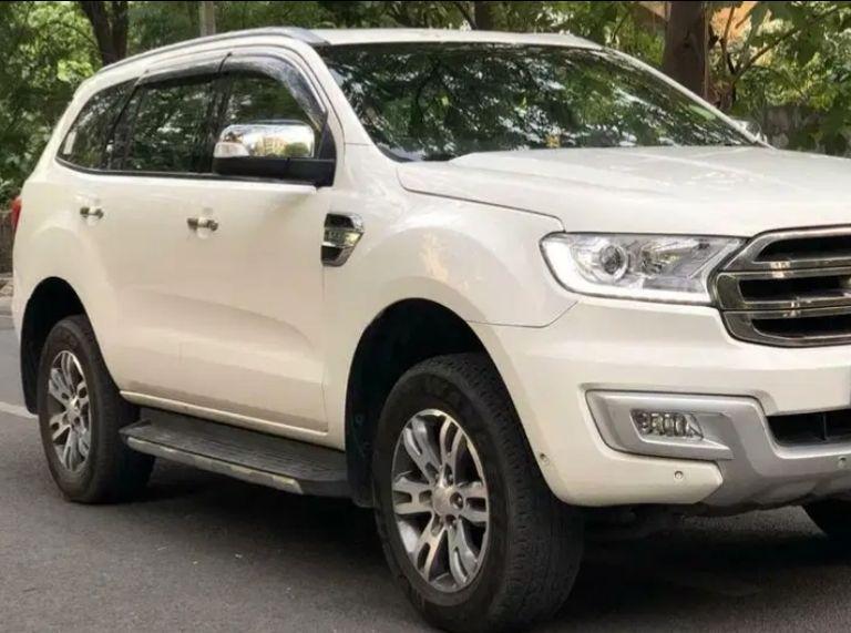 Ford Endeavour Titanium 2.2 4x2 AT 2017