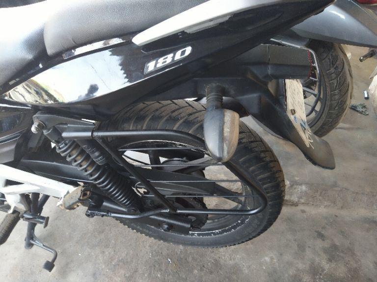 Bajaj  Pulsar 180cc 2011