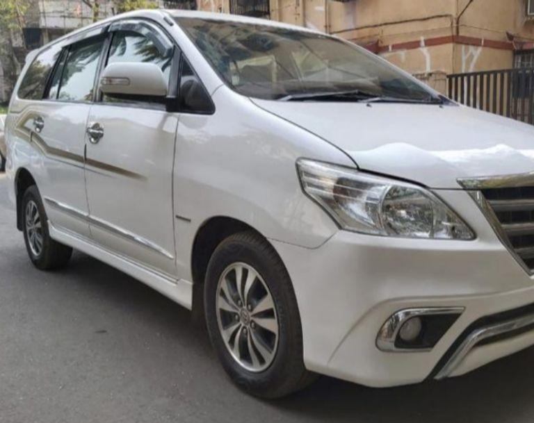 Toyota Innova 2.5 ZX 7 STR BS IV 2013