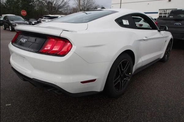 Ford Mustang GT Fastback 5.0L V8 2017