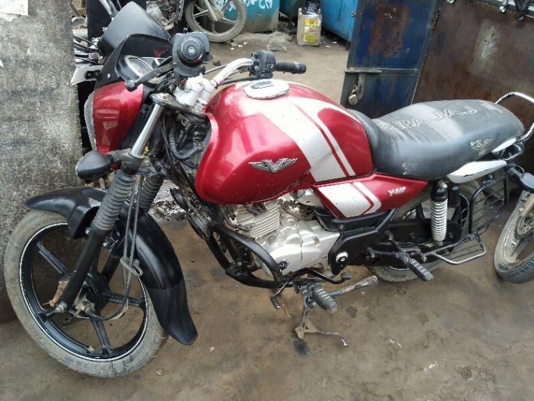 Bajaj V12 125cc 2017