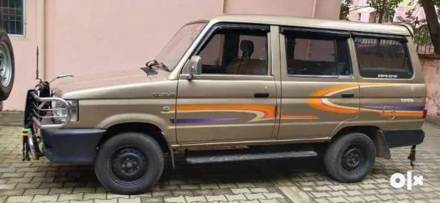 Toyota Qualis FS B2 2003