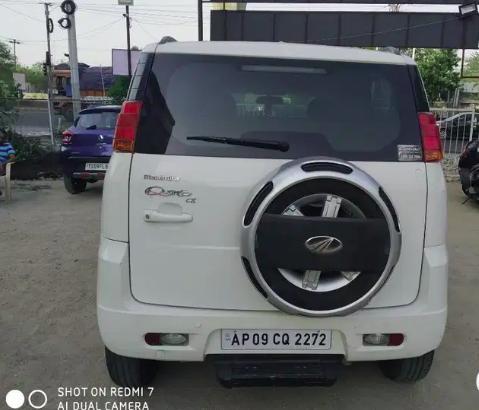 Mahindra Quanto C8 2013