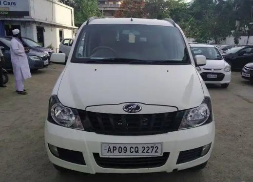 Mahindra Quanto C8 2013