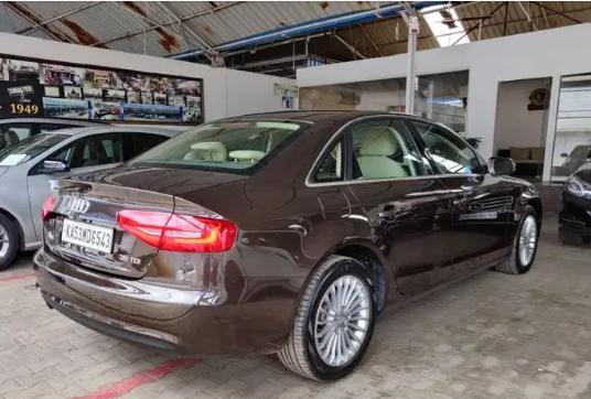 Audi A4 35 TDI Premium + Sunroof 2016