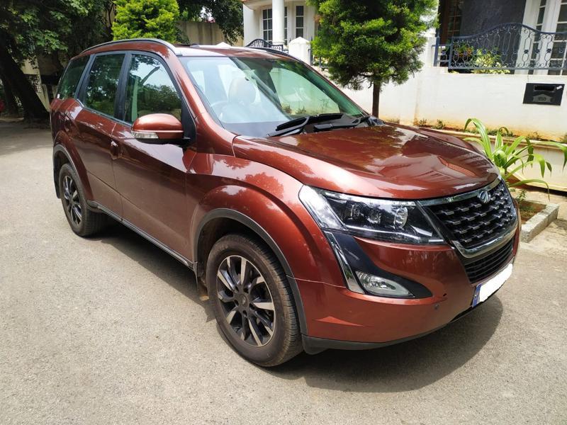 Mahindra XUV500 W7 AT 2018