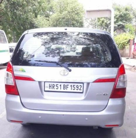 Toyota Innova 2.0 G 8 STR BS IV 2015