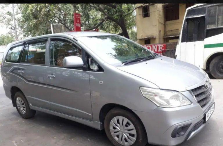 Toyota Innova 2.0 G 8 STR BS IV 2015