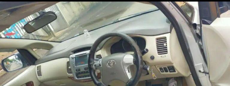 Toyota Innova 2.0 G 8 STR BS IV 2013