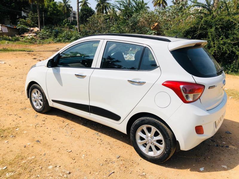 Hyundai i10 Sportz 1.2 2011