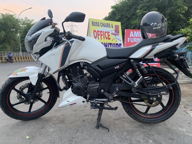 TVS Apache RTR 160cc White Race Edition 2018