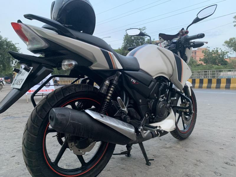 TVS Apache RTR 160cc White Race Edition 2018