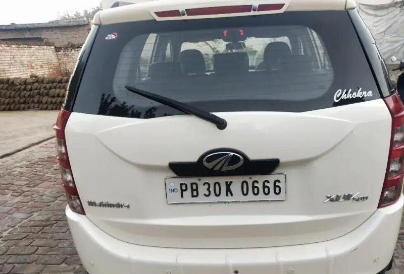 Mahindra XUV500 W8 2WD 2014