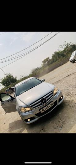 Mercedes-Benz C-Class 220 BlueEfficiency 2013