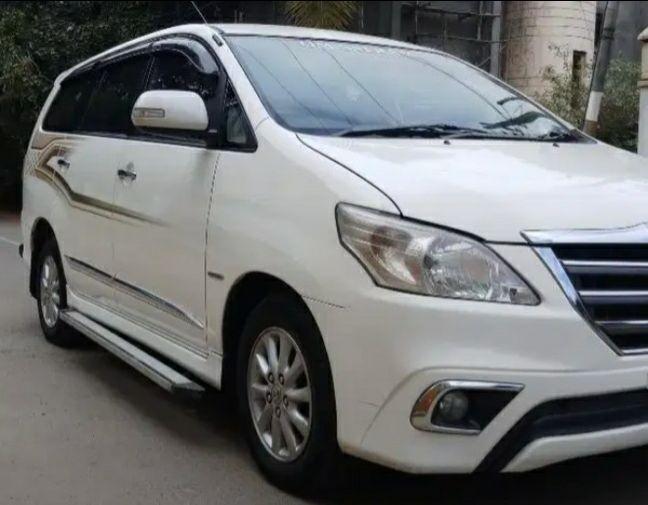 Toyota Innova 2.5 ZX 7 STR BS IV 2013