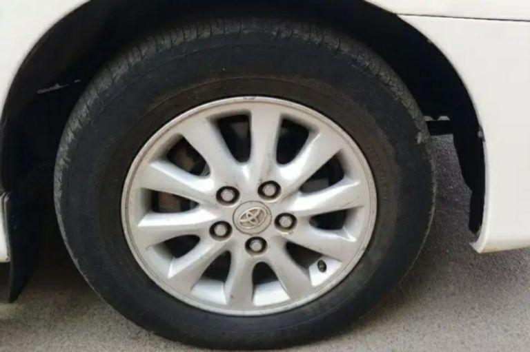 Toyota Innova 2.5 ZX 7 STR BS IV 2013