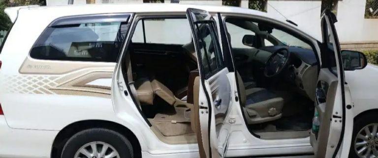 Toyota Innova 2.5 ZX 7 STR BS IV 2013