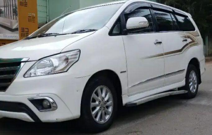 Toyota Innova 2.5 ZX 7 STR BS IV 2013