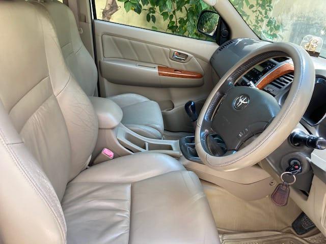 Toyota Fortuner 2.8 4x4 MT 2011