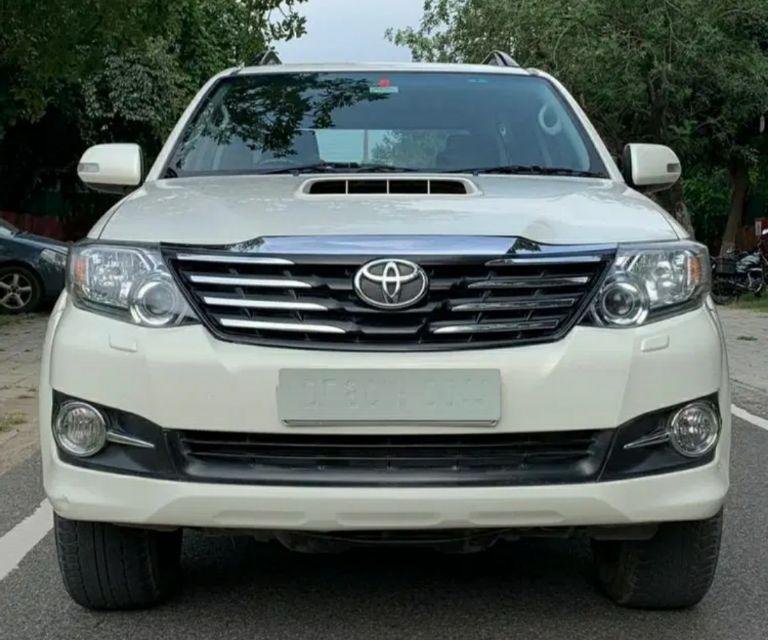 Toyota Fortuner 2.5 4x2 MT TRD Sportivo 2015