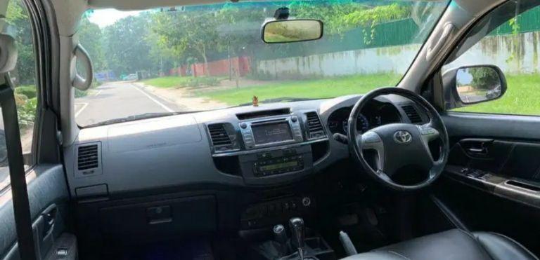 Toyota Fortuner 2.5 4x2 MT TRD Sportivo 2015