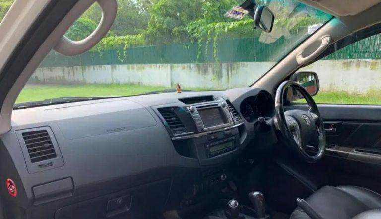 Toyota Fortuner 2.5 4x2 MT TRD Sportivo 2015