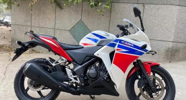 Honda CBR 250R 2014