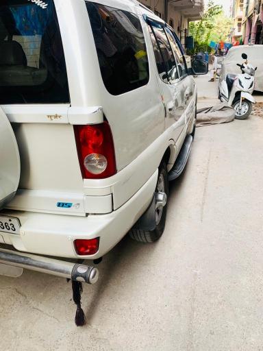 Tata Safari 4X2 EX 2011